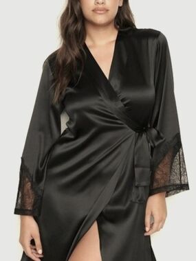 Victoria's Secret Black Satin Wrap Robe with Lace Cuffs With Pockets Size M/L
